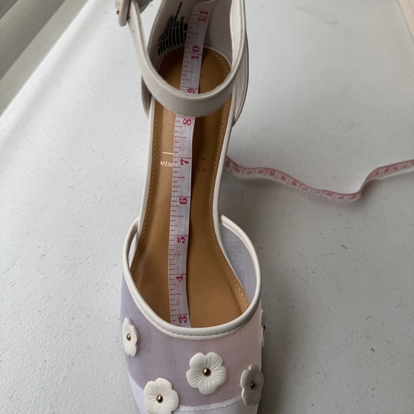 Lauren Conrad HYDRANGEA2 White Petal Block Heels Women's Shoes Size 9.5 WEDDING - Picture 10 of 12